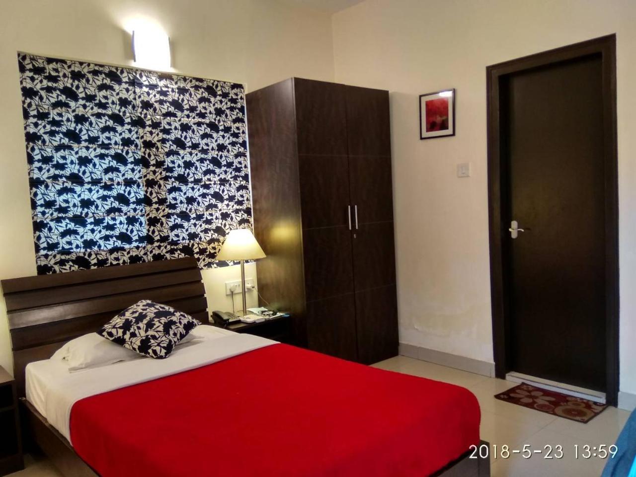 Готель Red Arrow Residency Колката Екстер'єр фото