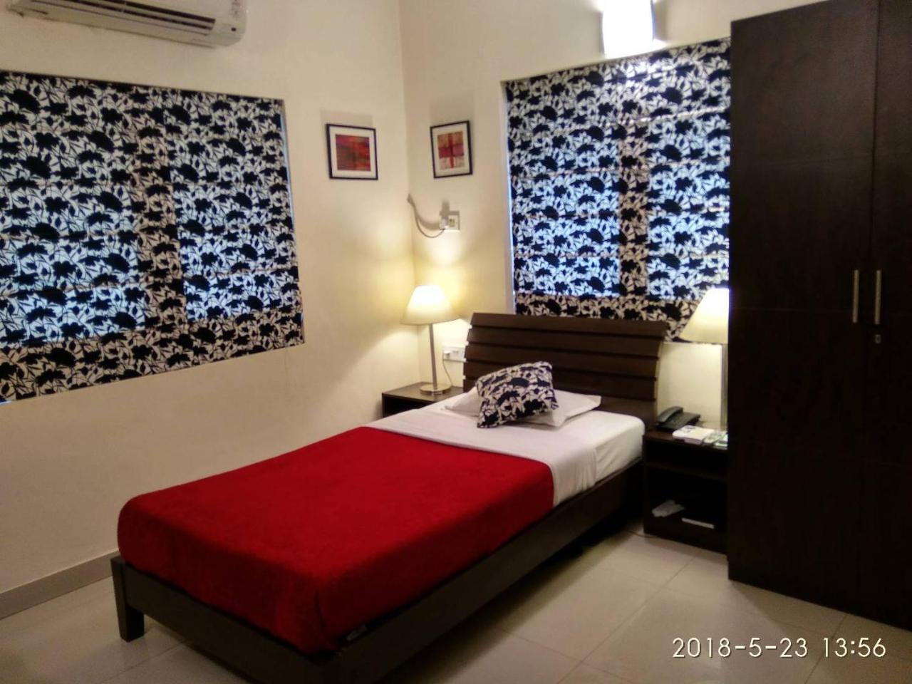 Готель Red Arrow Residency Колката Екстер'єр фото